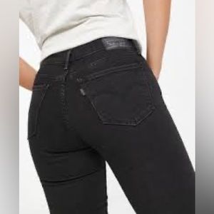Levis 524 Skinny Jeans